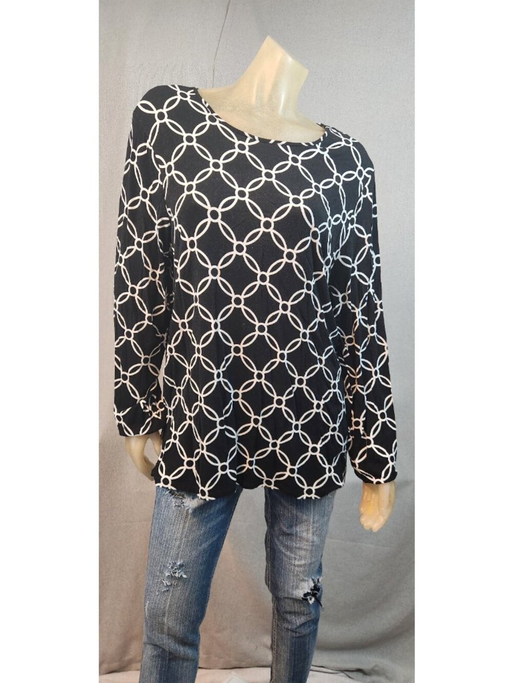 Chicos Black White Size 3 LARGE Round Neck Geometric Shirt Top Blouse USED
